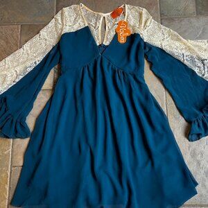 Voom by Joy Han Illusion Lace Bell Sleeves Flowy Dress Women's Size Large (8-10)
